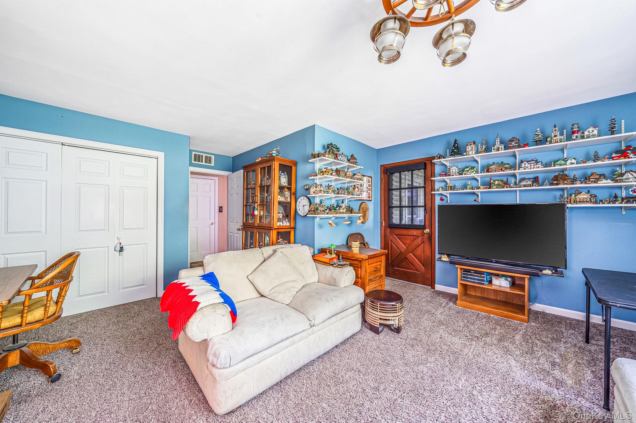 27 Old Farm Road Property Photo 15