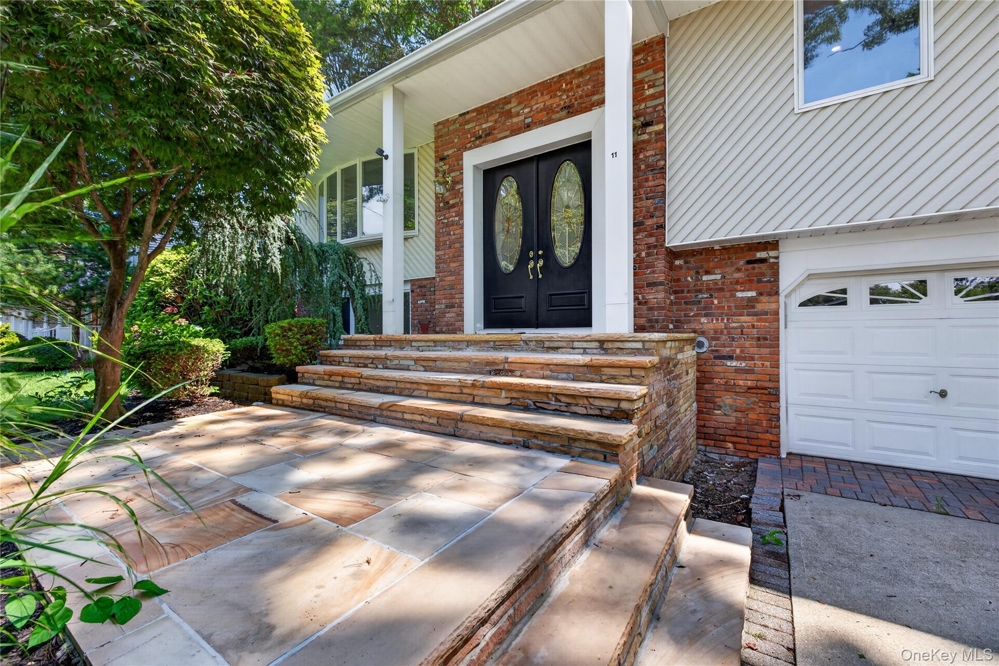 11 Penguin Lane Property Photo 2
