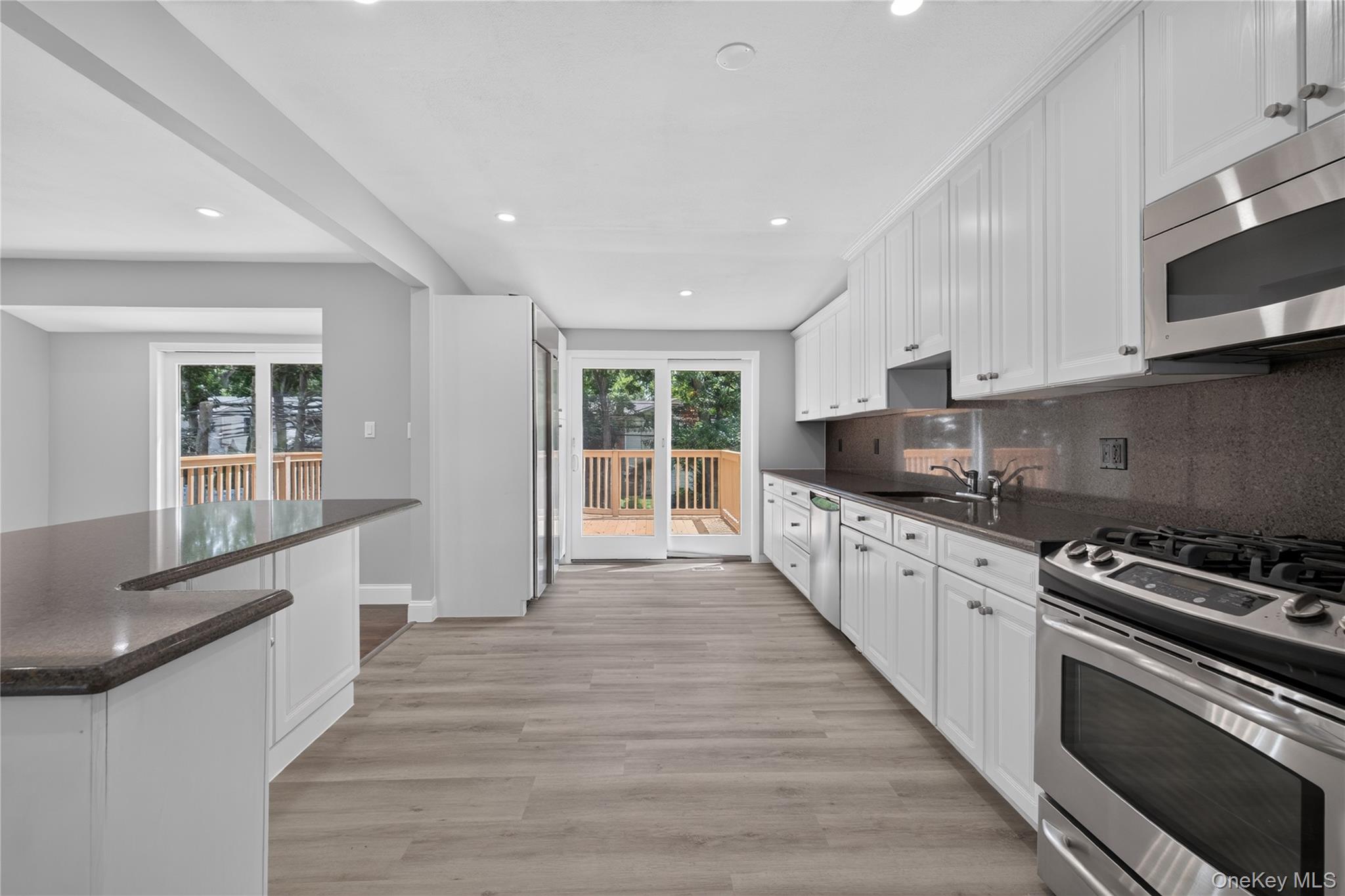 11 Penguin Lane Property Photo 12
