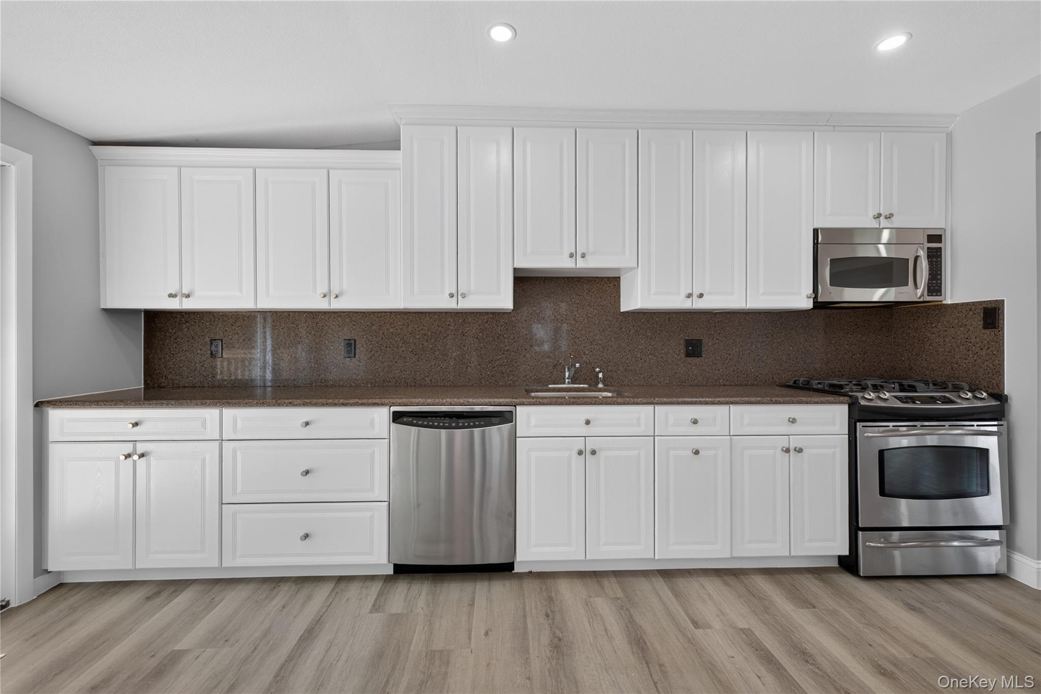 11 Penguin Lane Property Photo 14