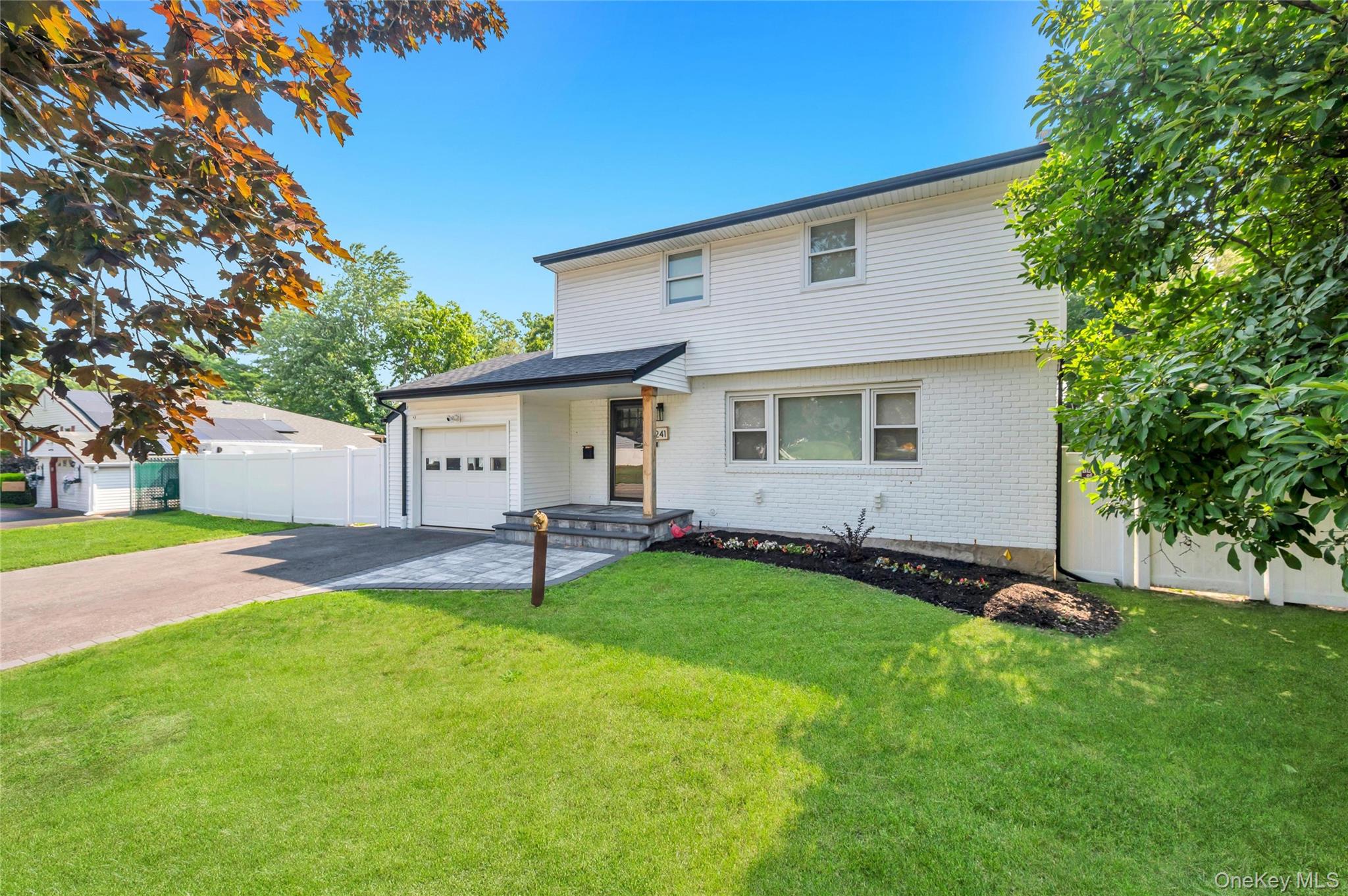 241 Tree Road Property Photo 2