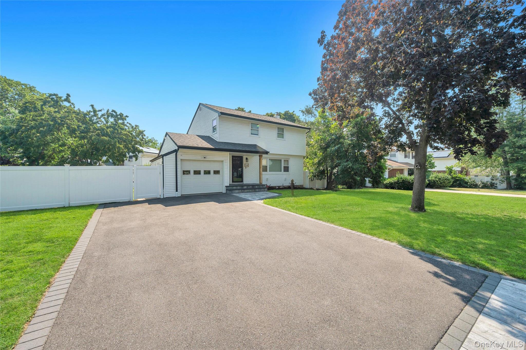 241 Tree Road Property Photo 3