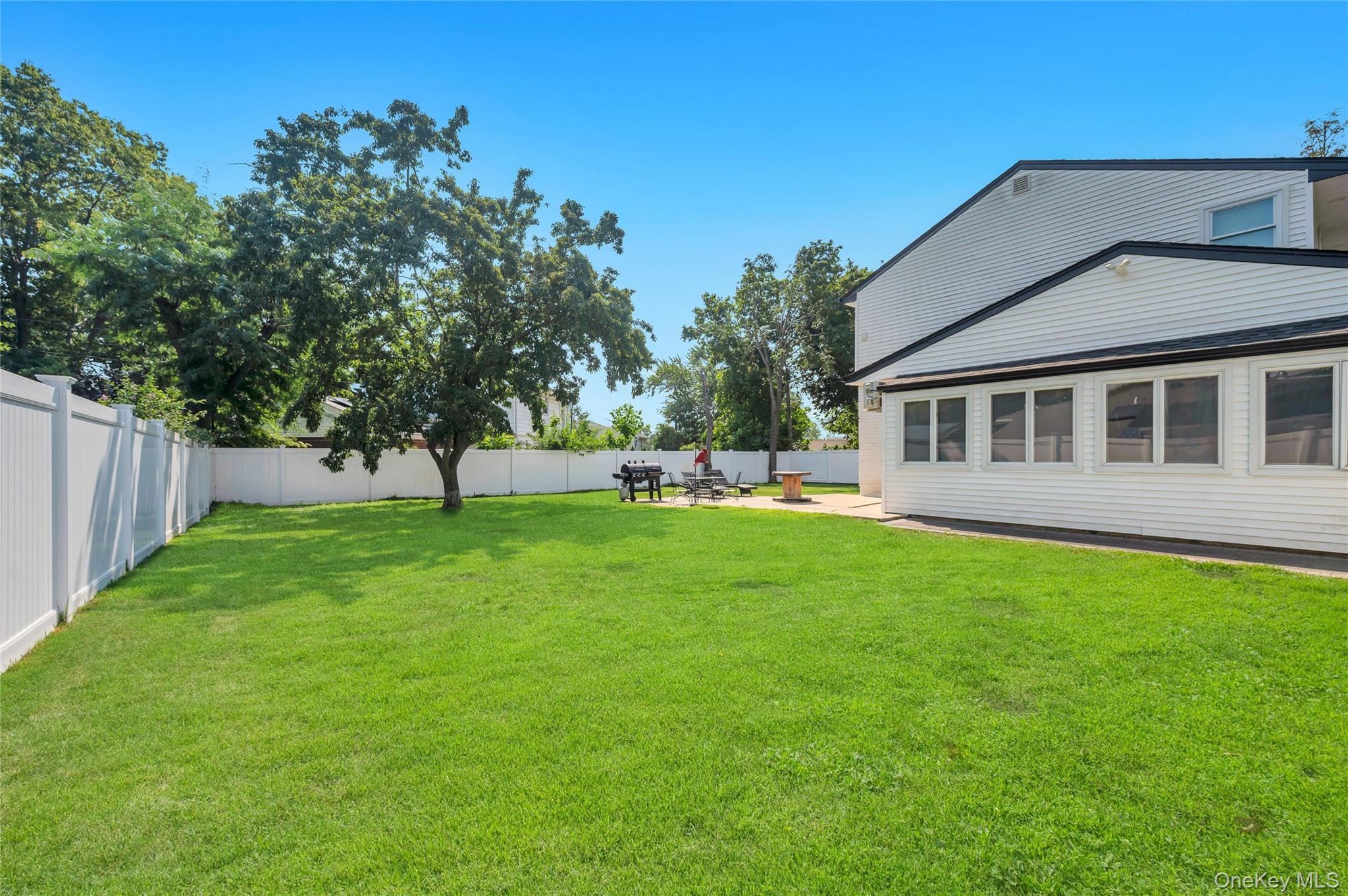 241 Tree Road Property Photo 4