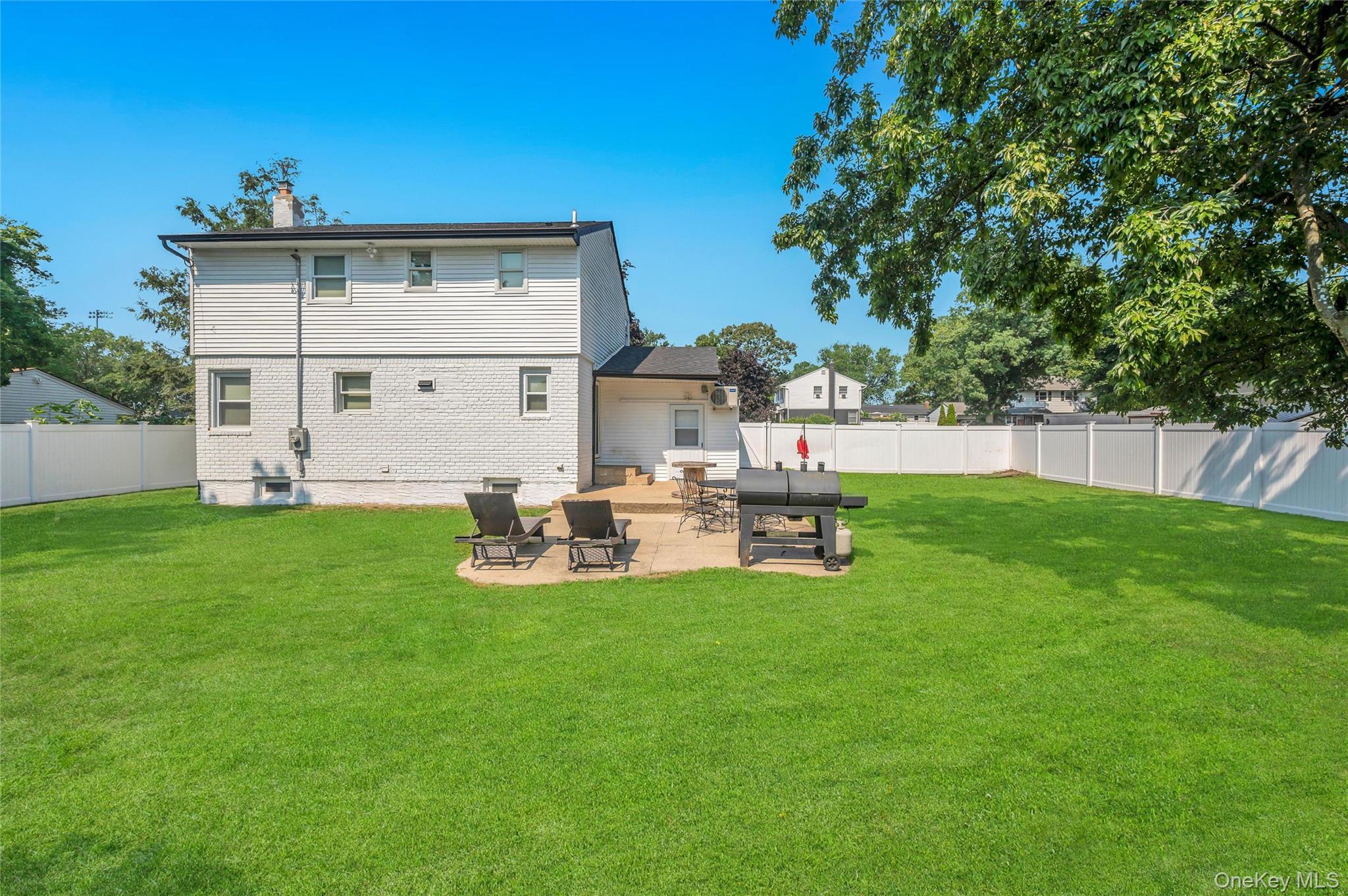 241 Tree Road Property Photo 5