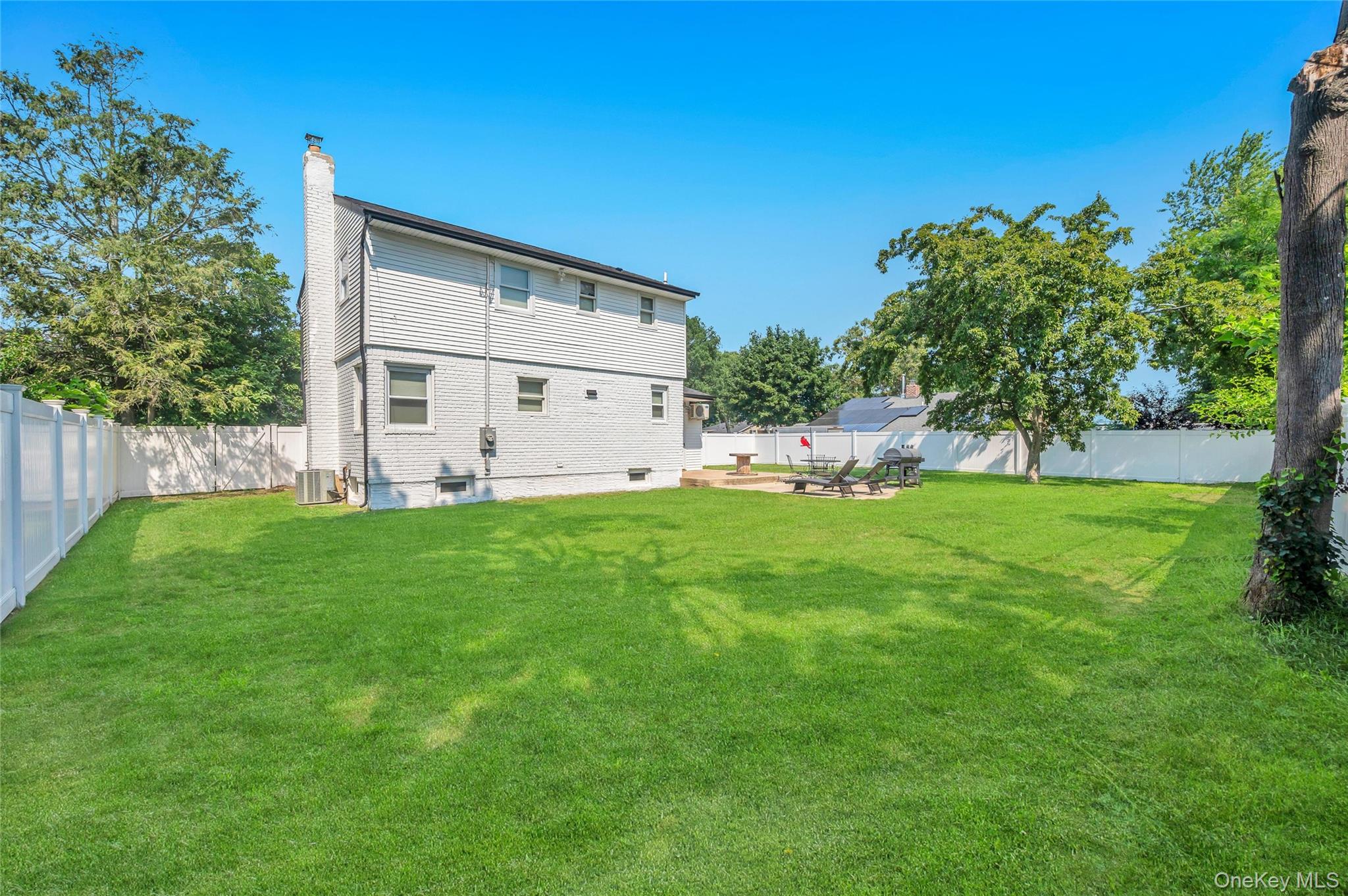 241 Tree Road Property Photo 6