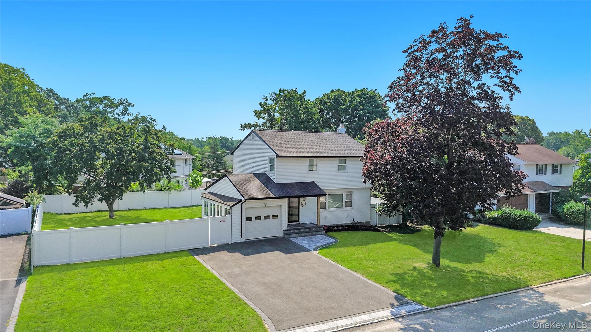 241 Tree Road Property Photo 10