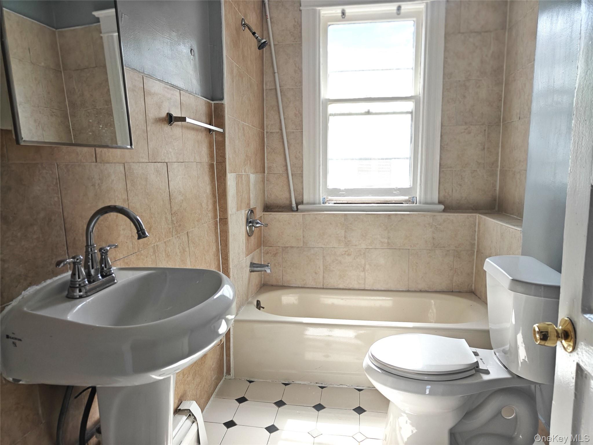 104 Winnikee Avenue 3 Property Photo 6