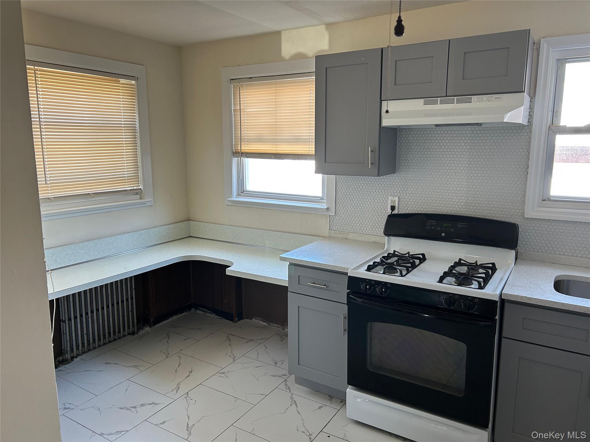 1086 Tulip Avenue 1 Property Photo 4