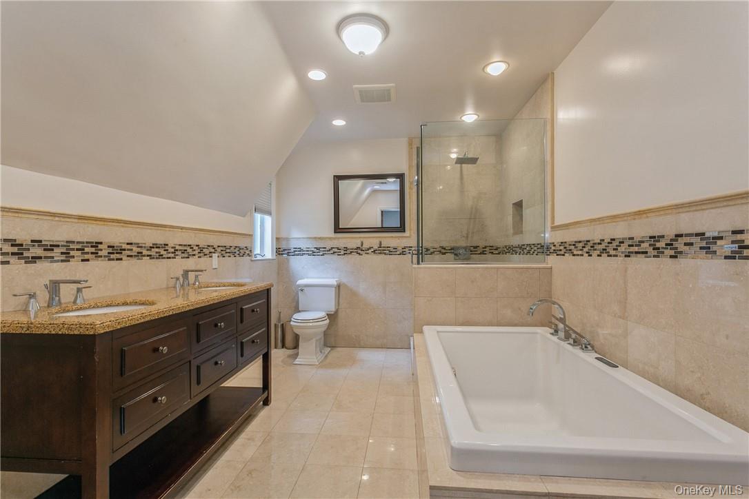 7 Cotswold Way Property Photo 23