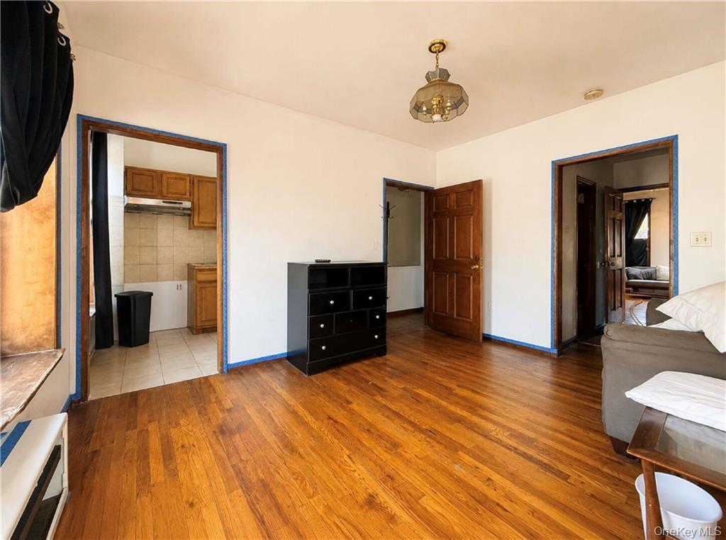 104 Albany Avenue Property Photo 6