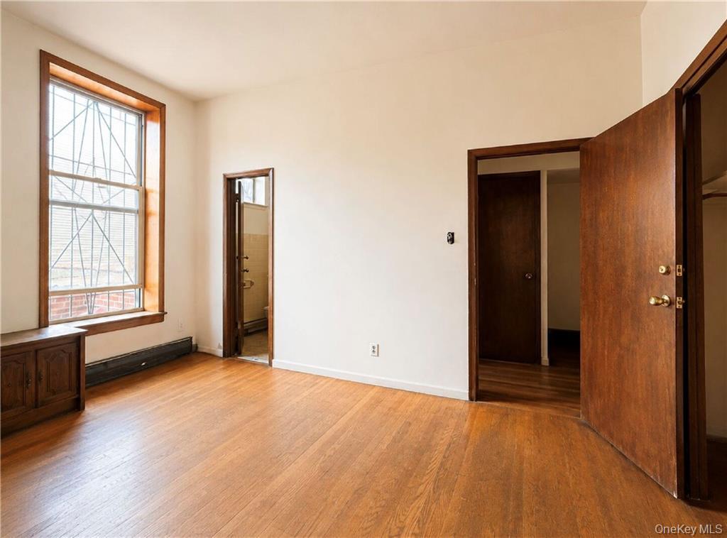 104 Albany Avenue Property Photo 9