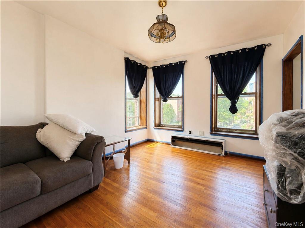 104 Albany Avenue Property Photo 11
