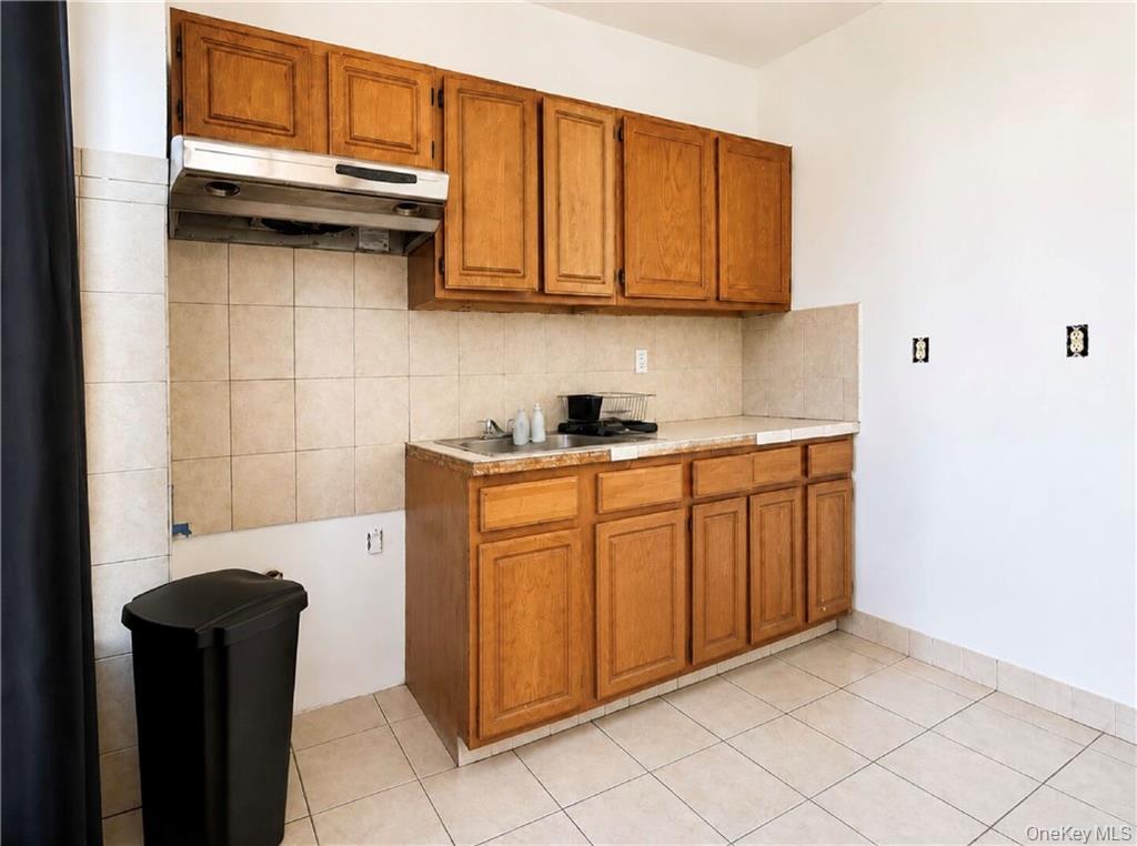 104 Albany Avenue Property Photo 14