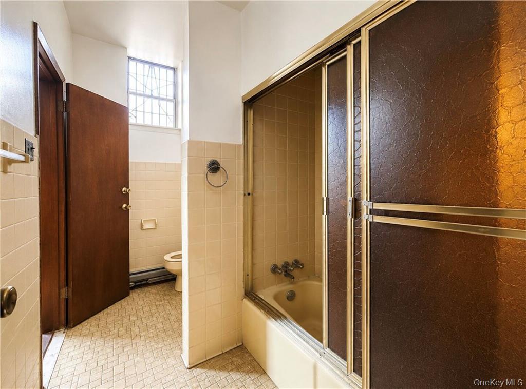 104 Albany Avenue Property Photo 16