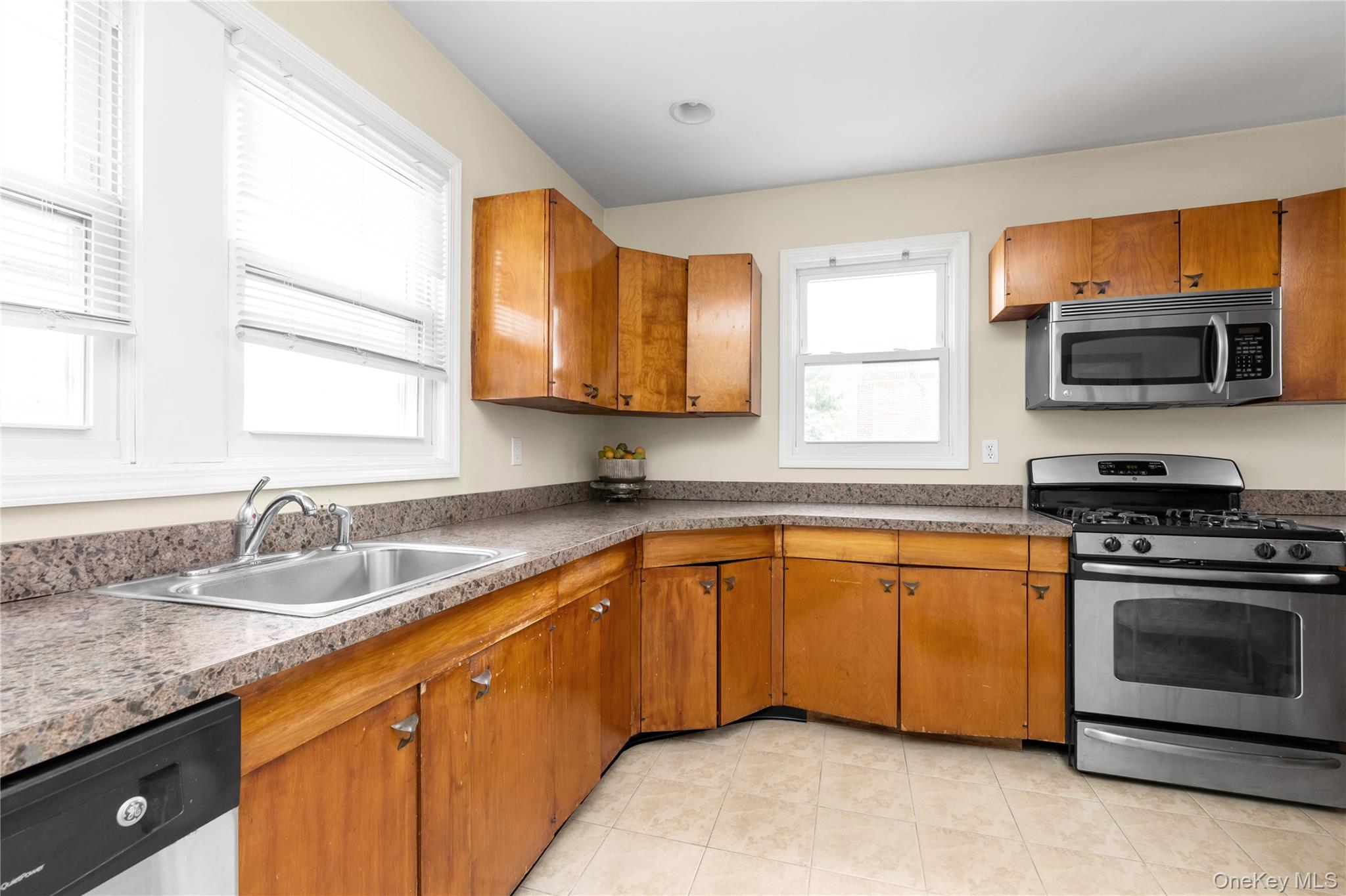 73 Liberty Avenue Property Photo 3
