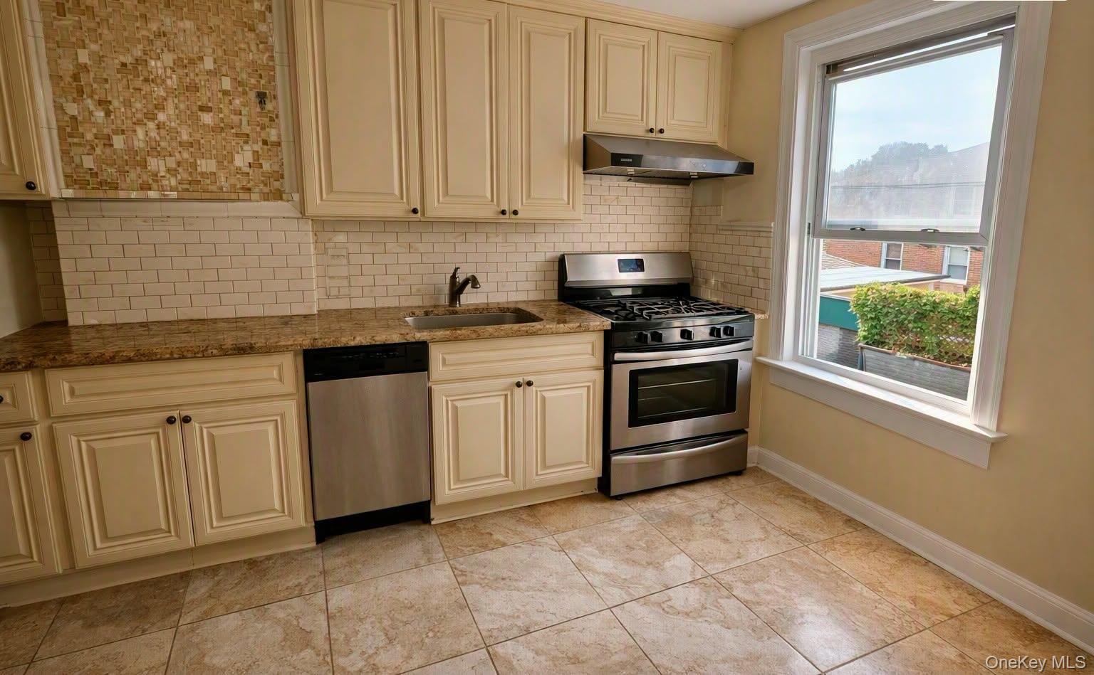 6807 59th Drive Property Photo 1
