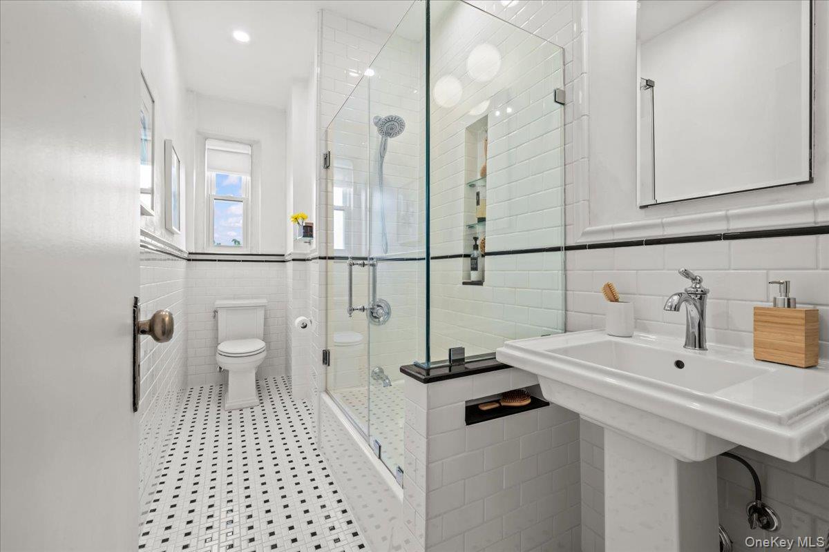 3810 Greystone Avenue 504 Property Photo 14