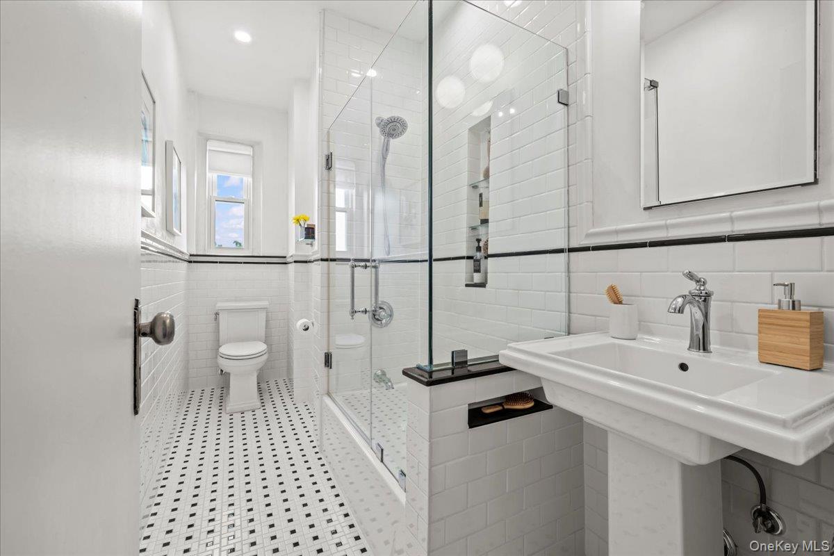 3810 Greystone Avenue 504 Property Photo 16