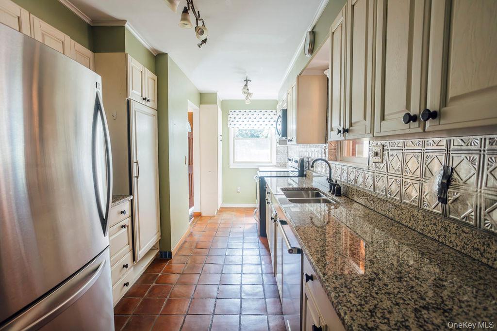 21 Courts Lane Property Photo 10