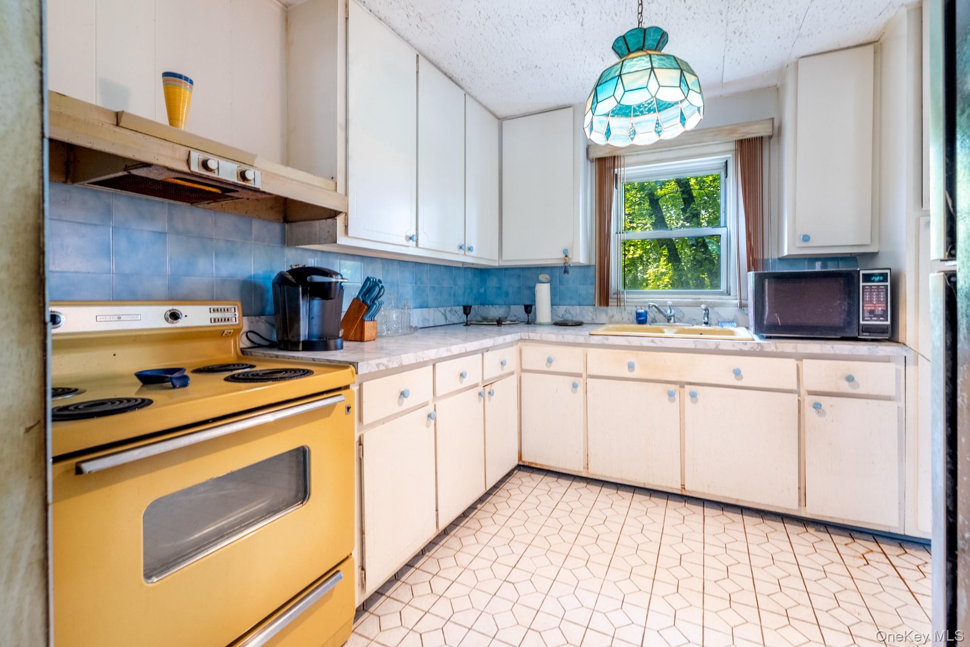 4 Charter Circle 4 Property Photo 5