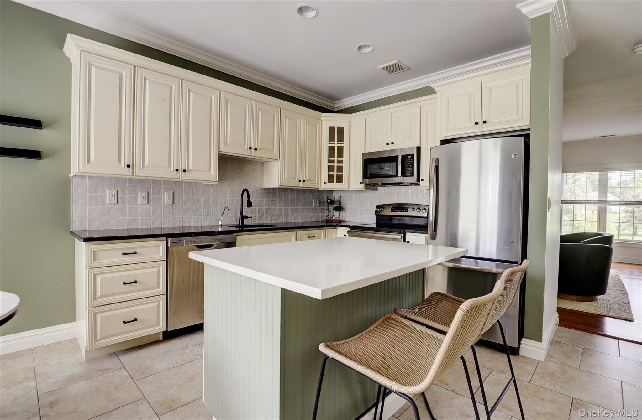 415 Gardenia Drive Property Photo 10