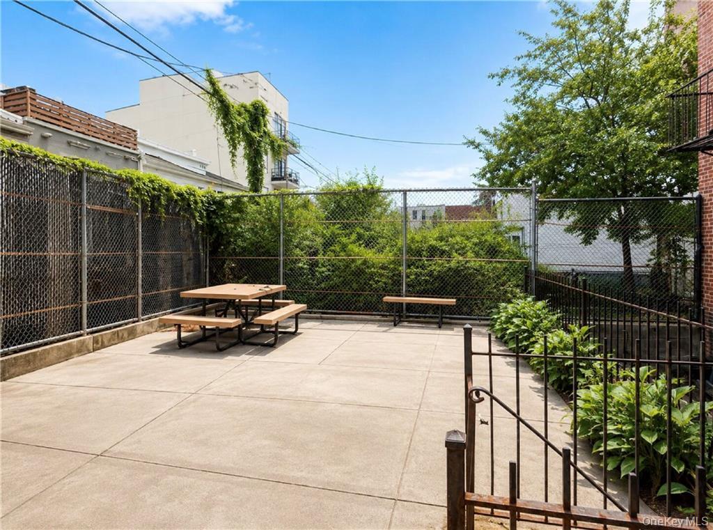 288 Sumpter Street Property Photo 3