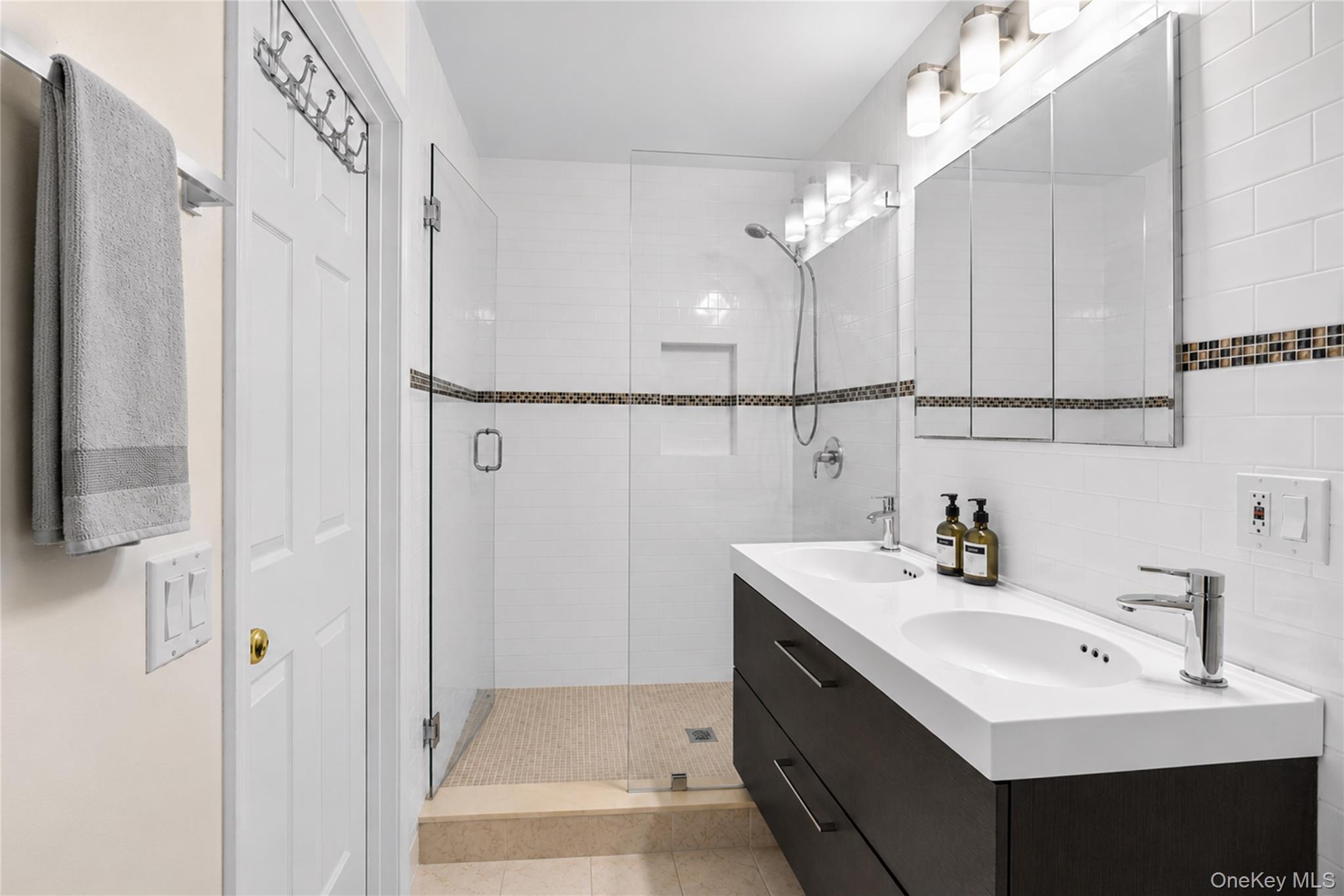13 Cedar Place Property Photo 4