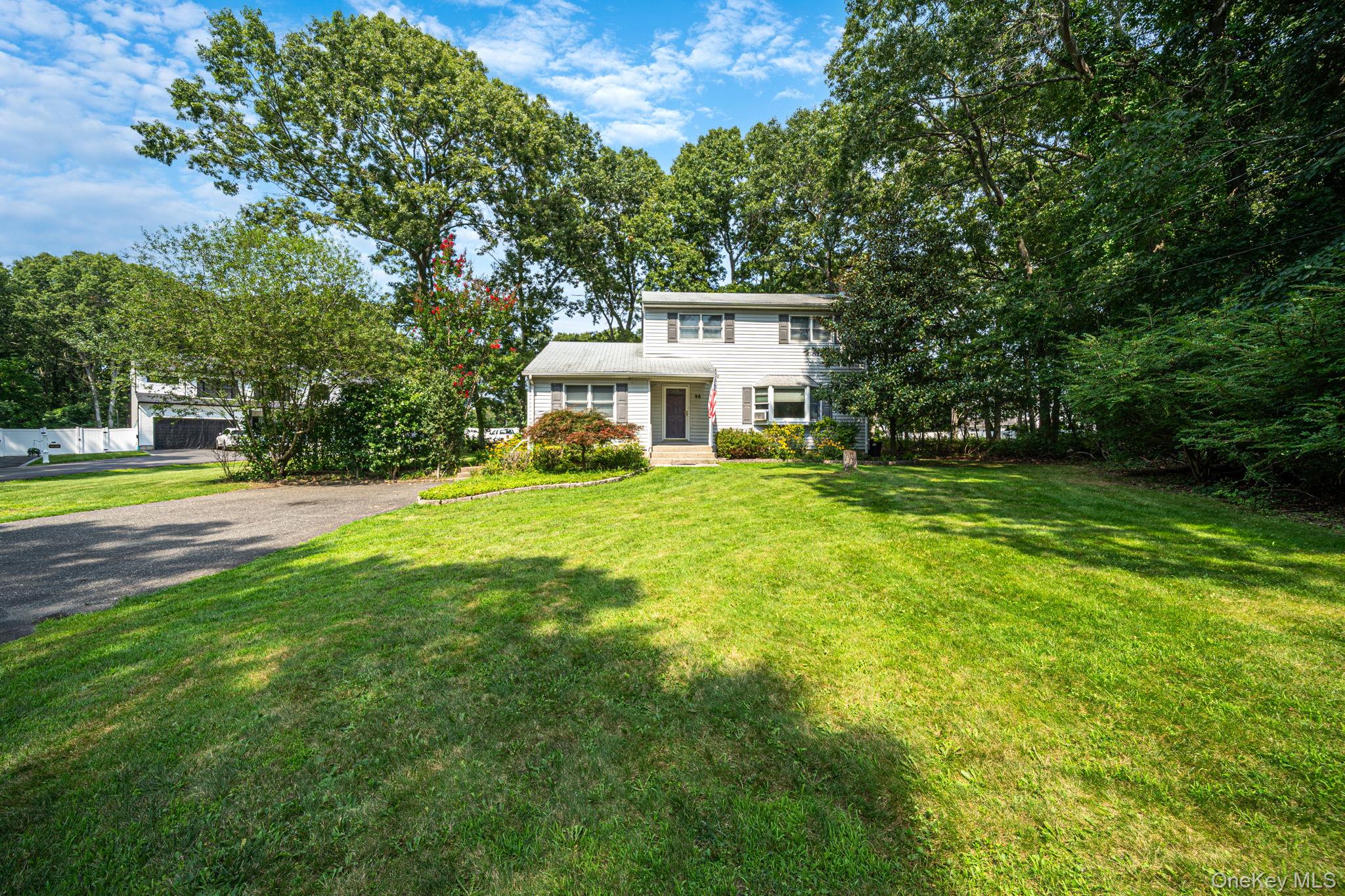 96 Oak Street Property Photo 2
