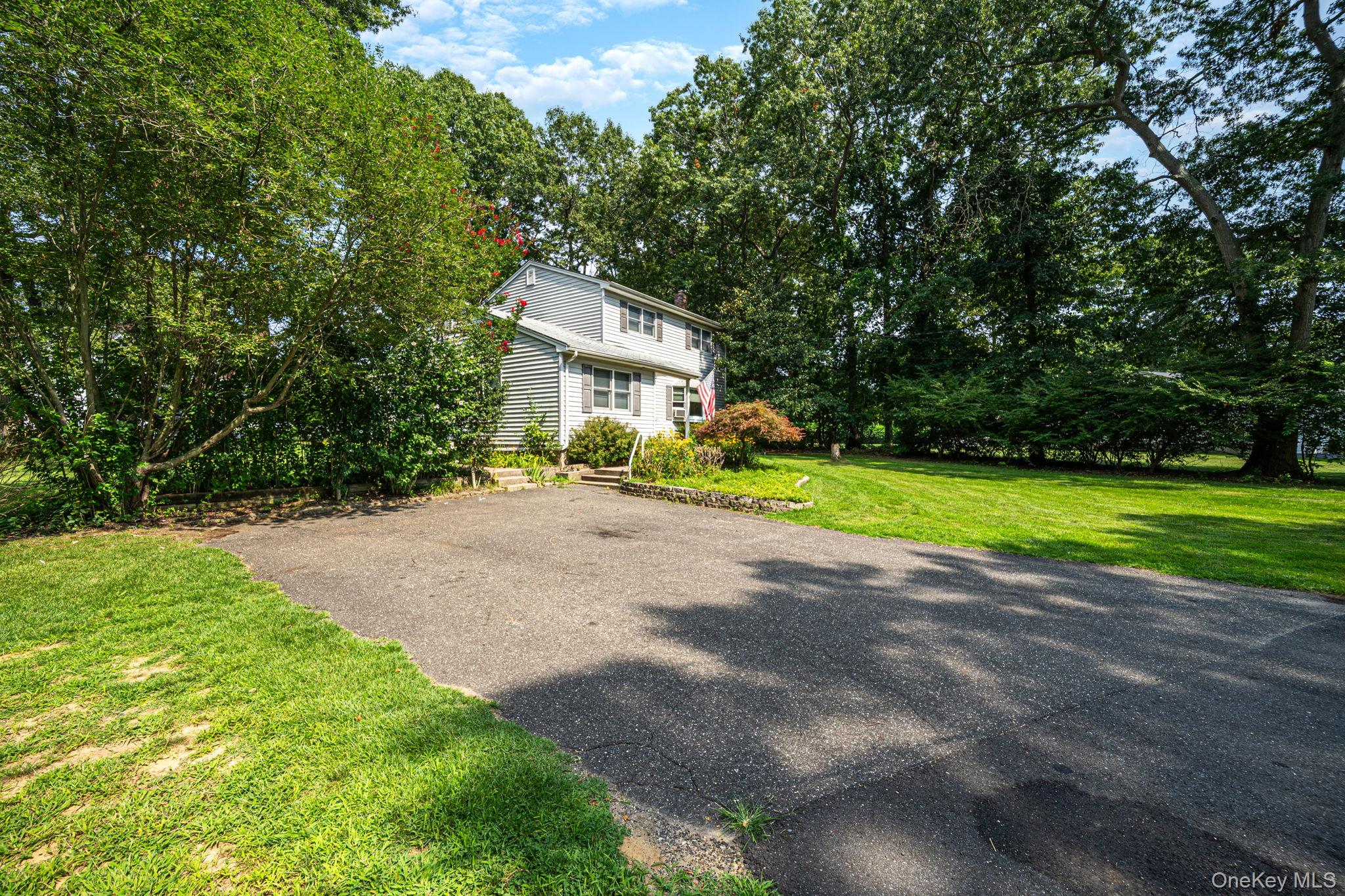 96 Oak Street Property Photo 4