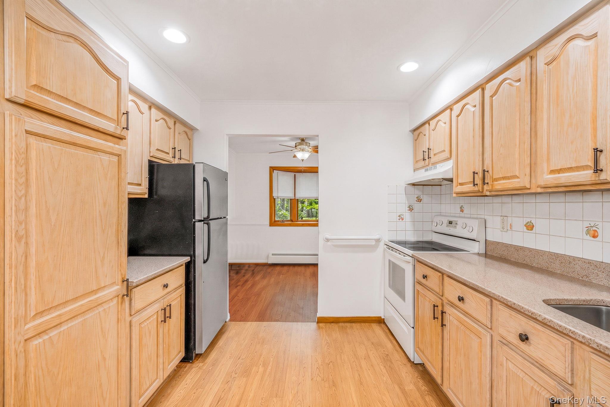 96 Oak Street Property Photo 17
