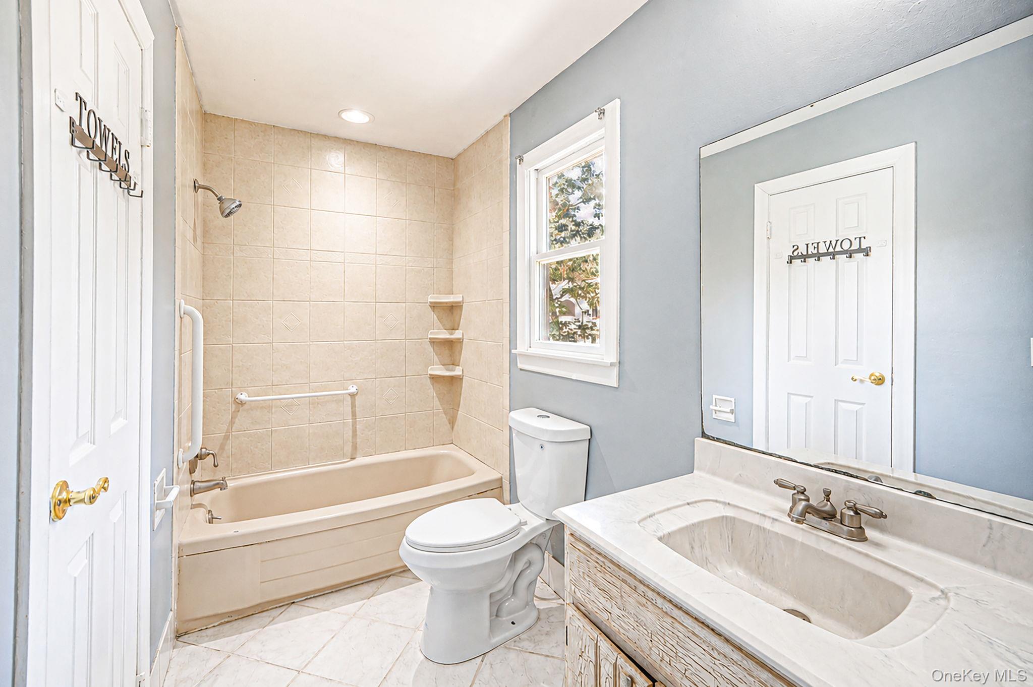 96 Oak Street Property Photo 36