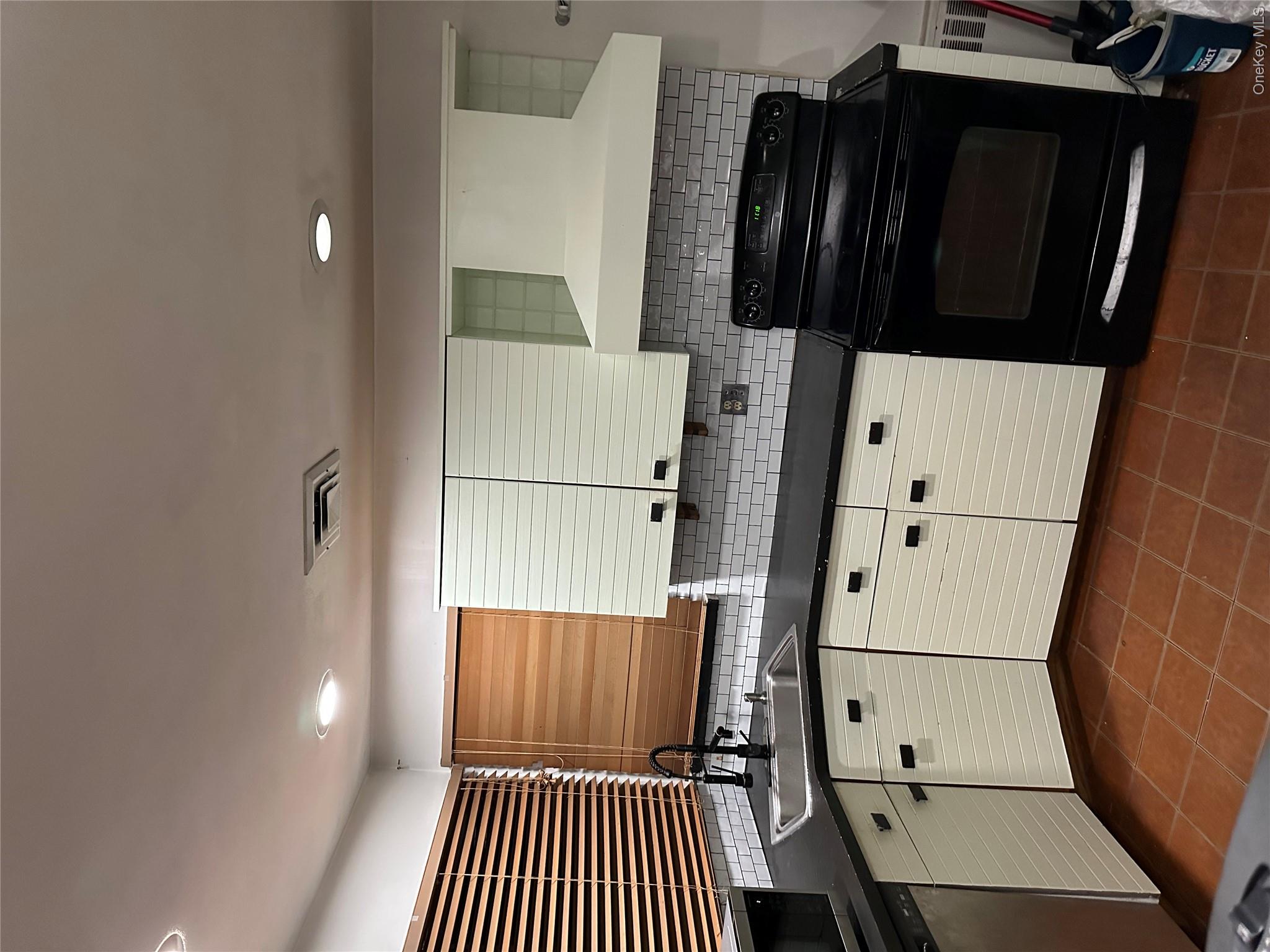 1041088 Property Photo 1