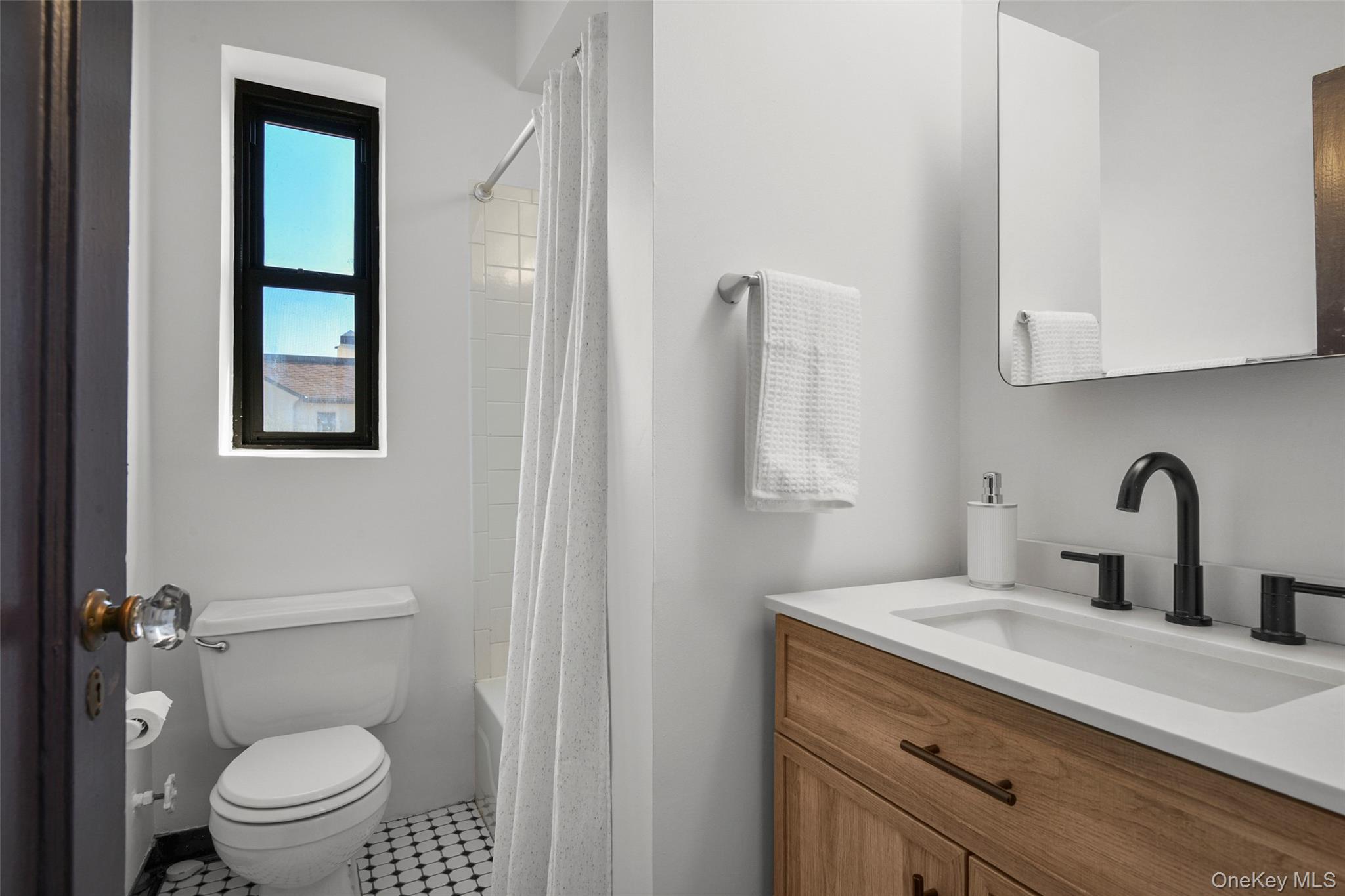 17 N Chatsworth Avenue 7f Property Photo 9