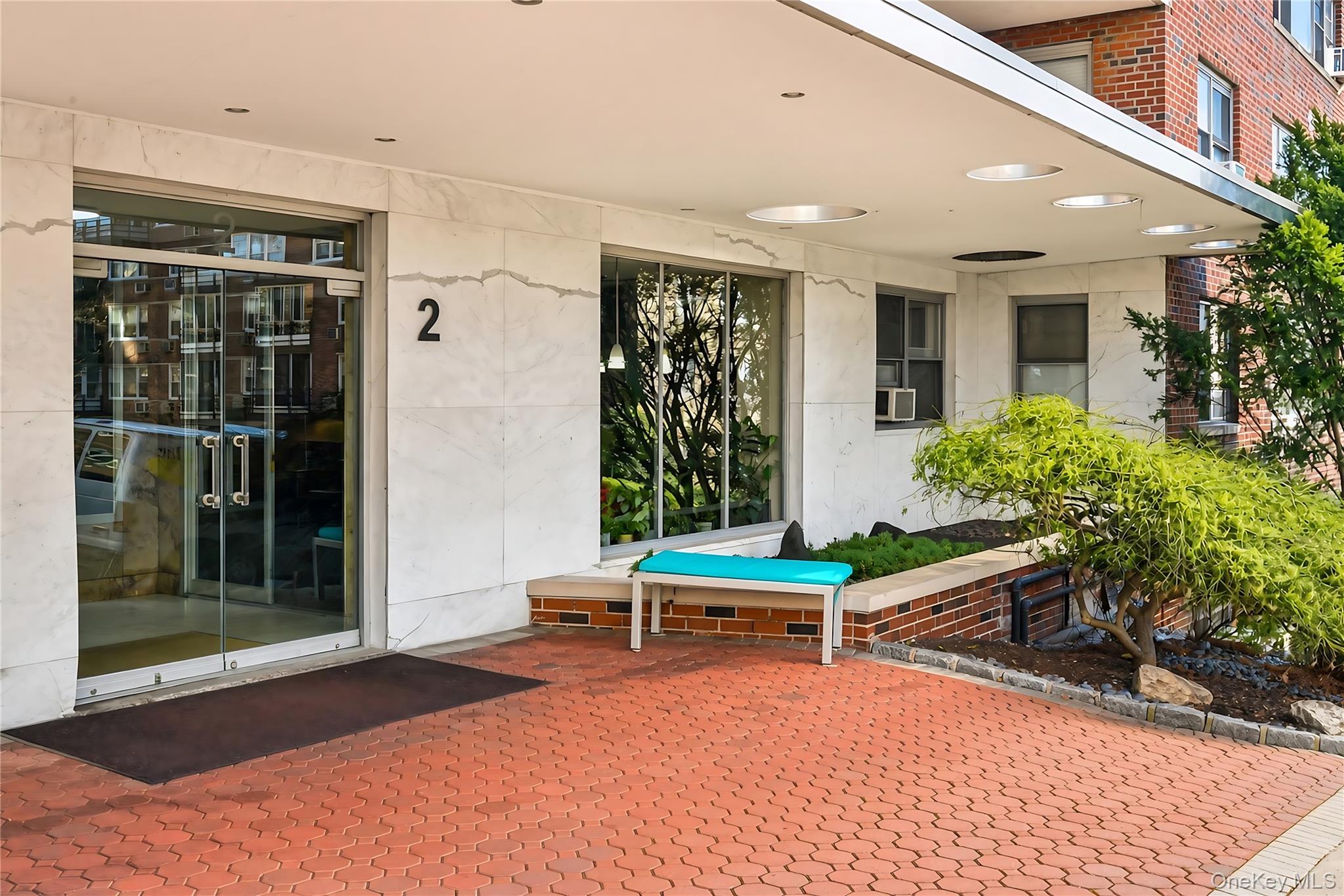 2 Washington Square 3e Property Photo 2