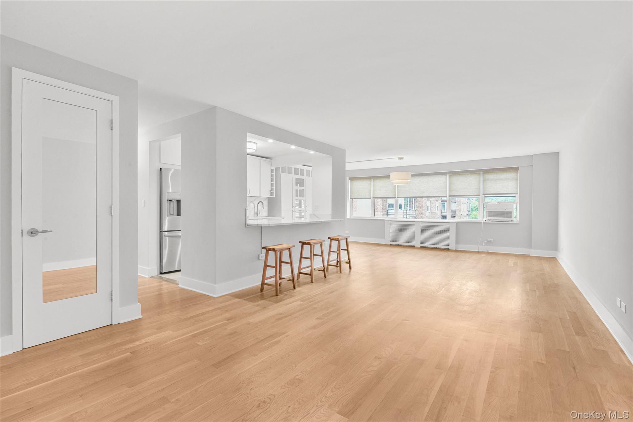 2 Washington Square 3e Property Photo 3