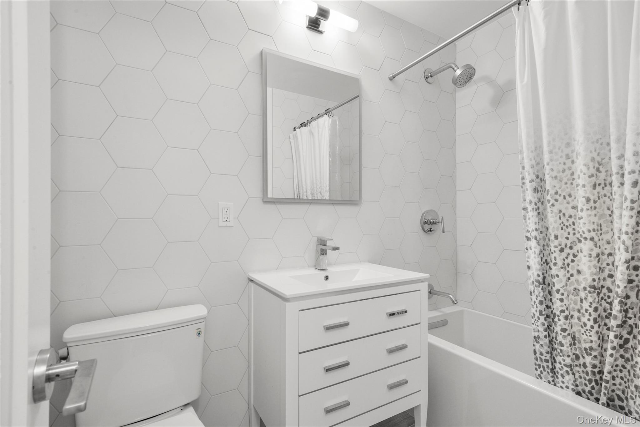 2 Washington Square 3e Property Photo 10