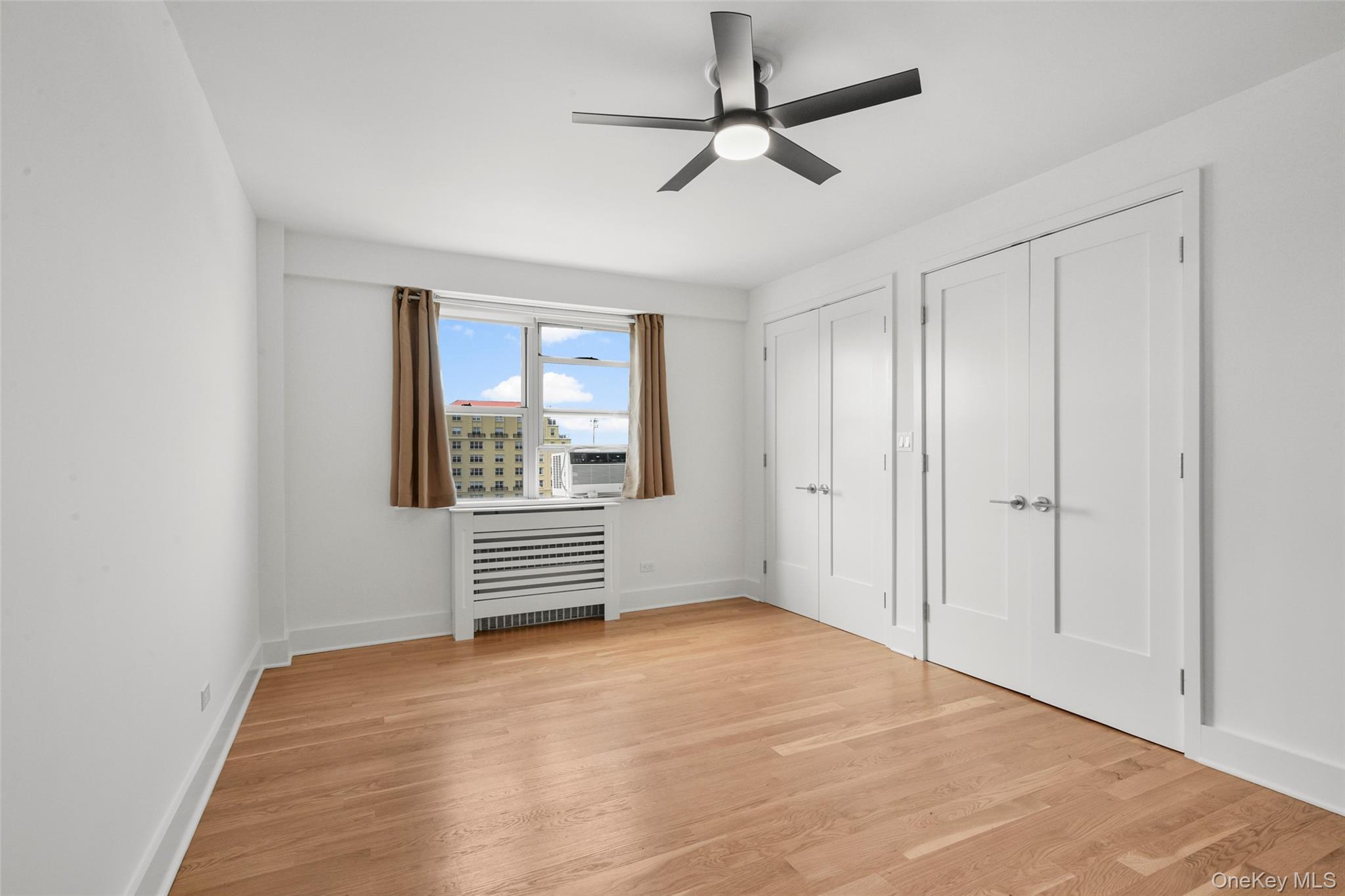 2 Washington Square 3e Property Photo 11