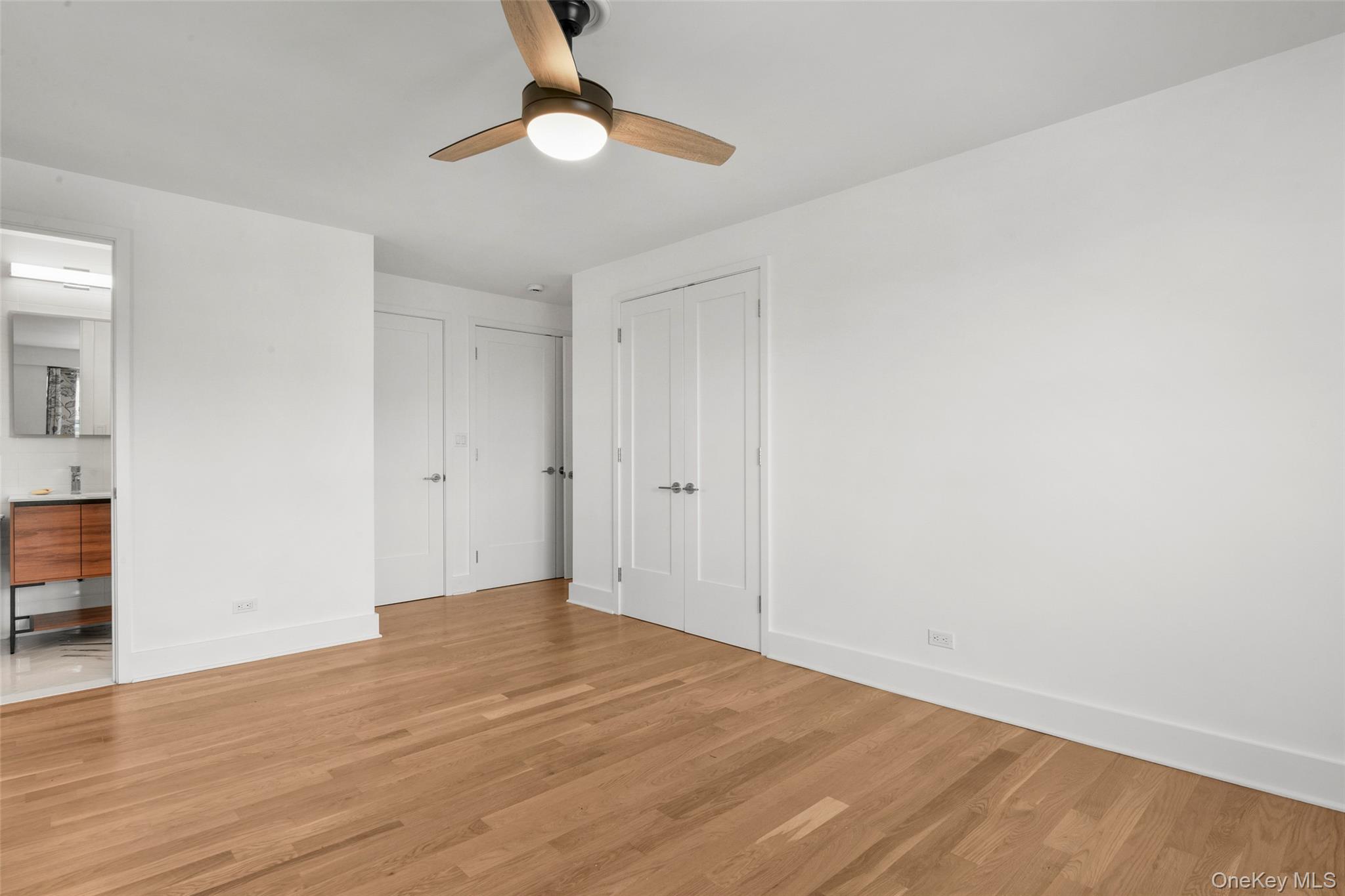 2 Washington Square 3e Property Photo 13