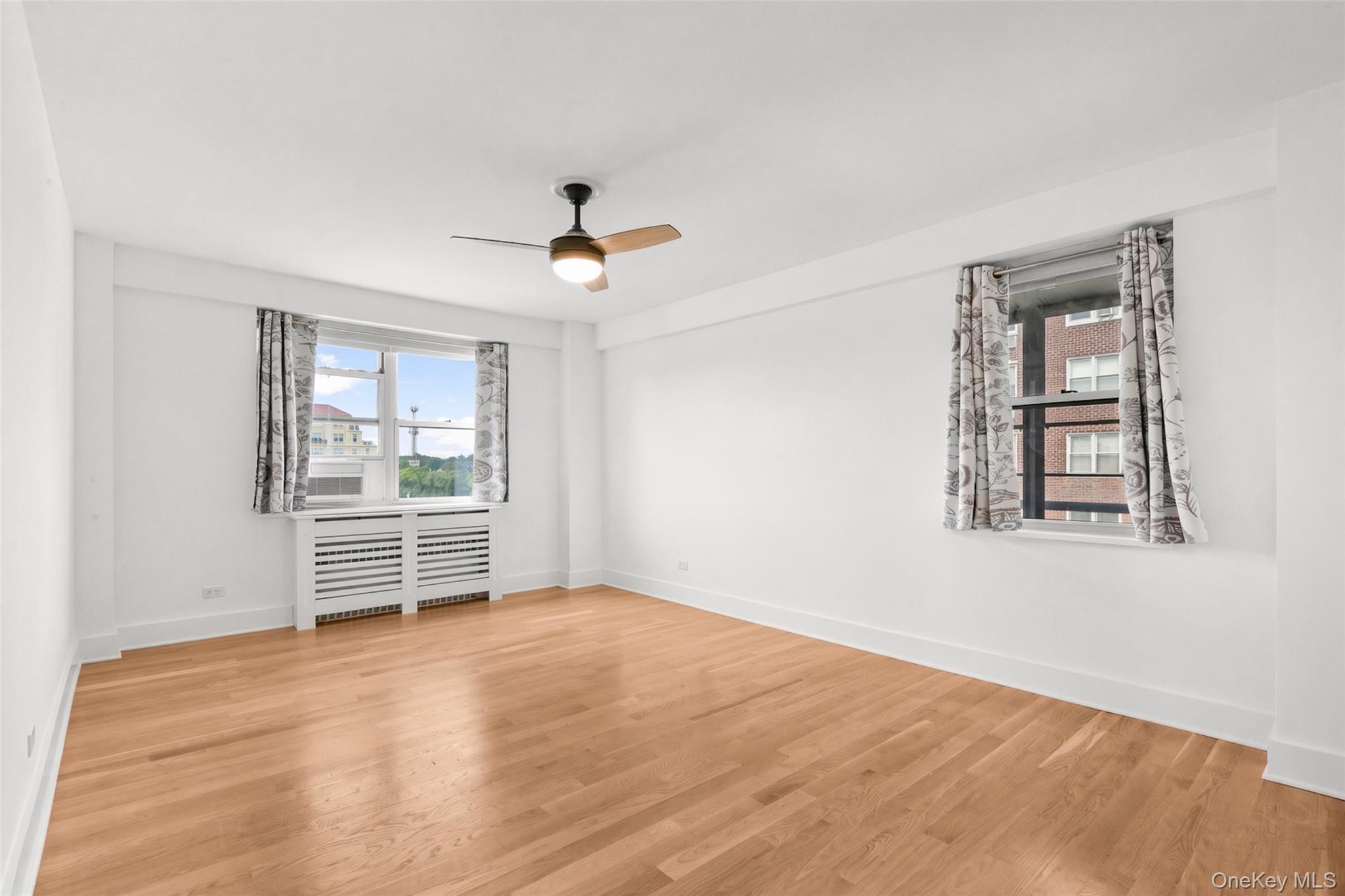 2 Washington Square 3e Property Photo 14