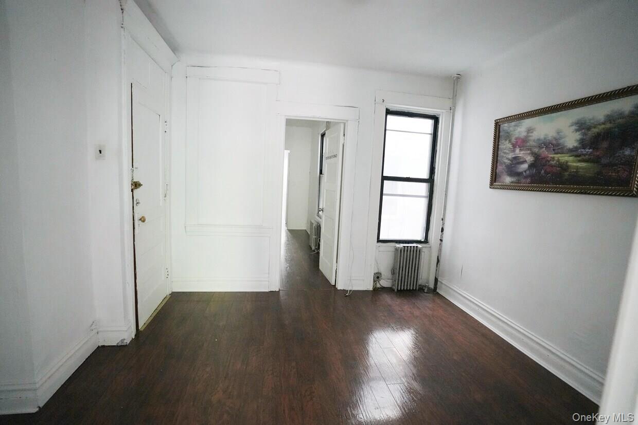 1881 Putnam Avenue Property Photo 6