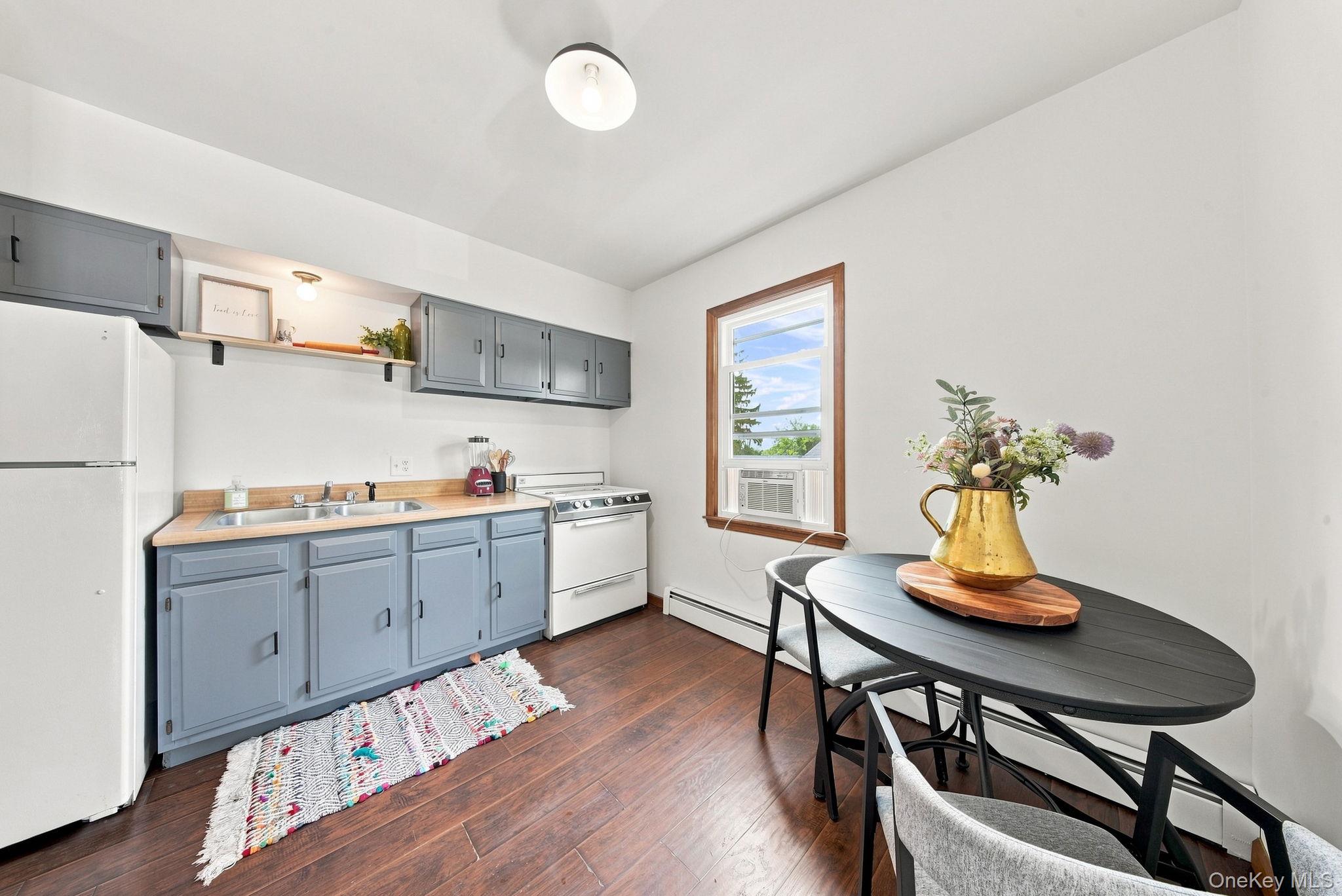 256 Cottage Street Property Photo 14