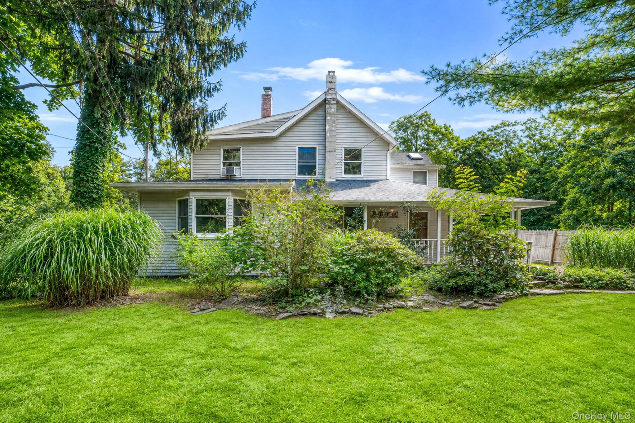 187 Oak Street Property Photo 3