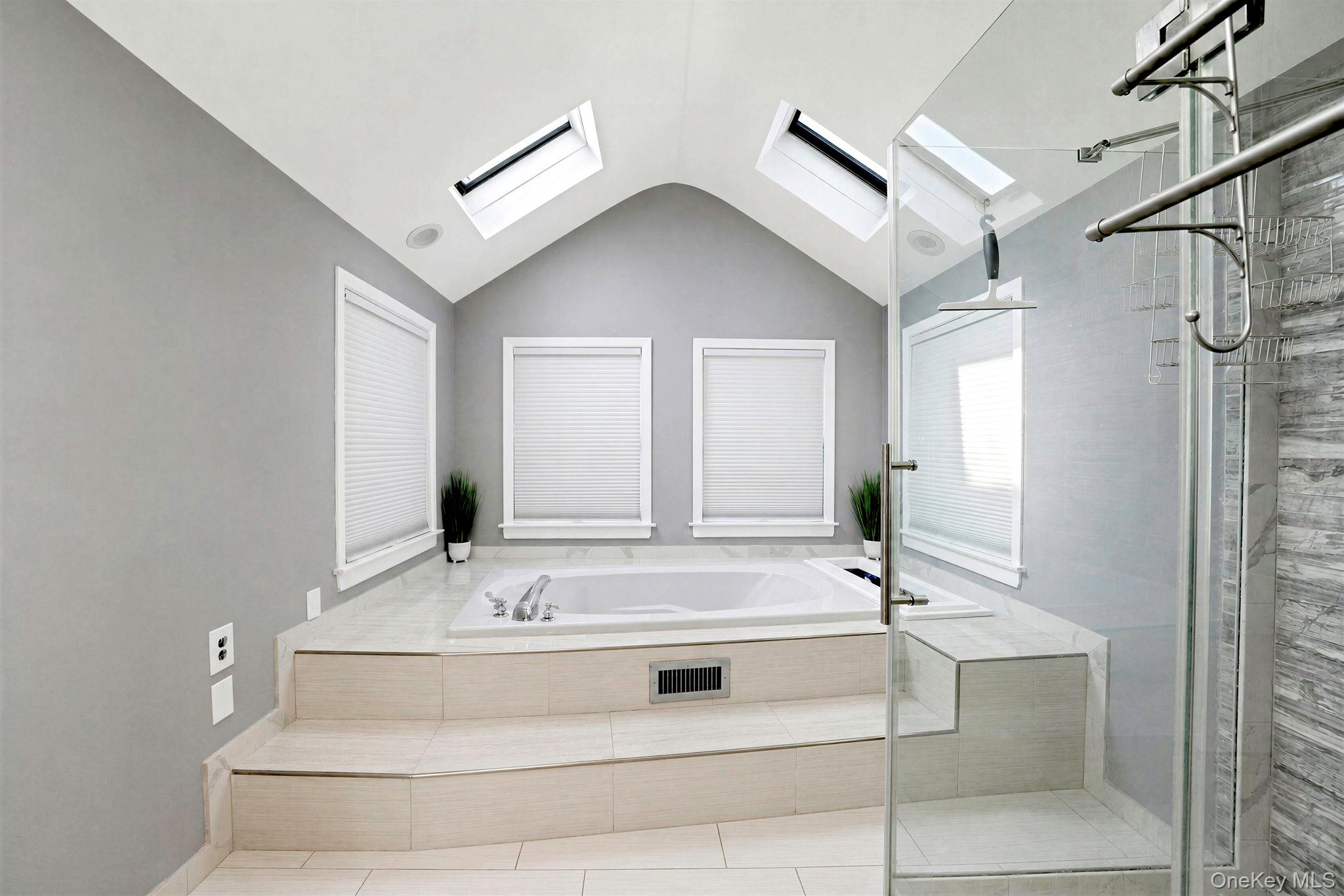 187 Oak Street Property Photo 38
