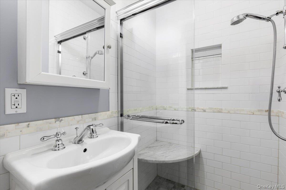 21 Park Avenue Property Photo 21