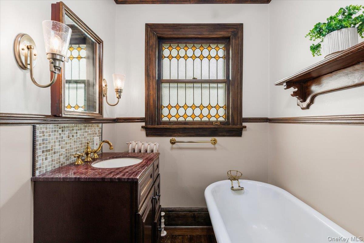 21 Park Avenue Property Photo 22