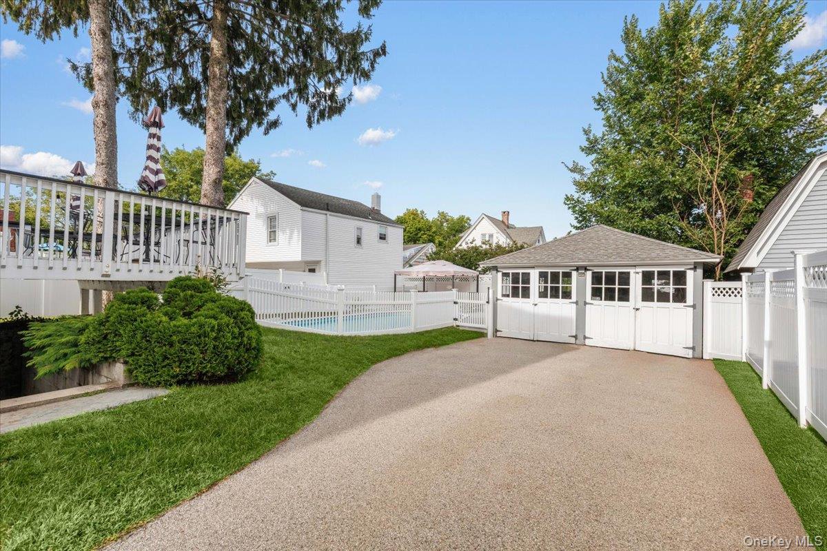 21 Park Avenue Property Photo 31