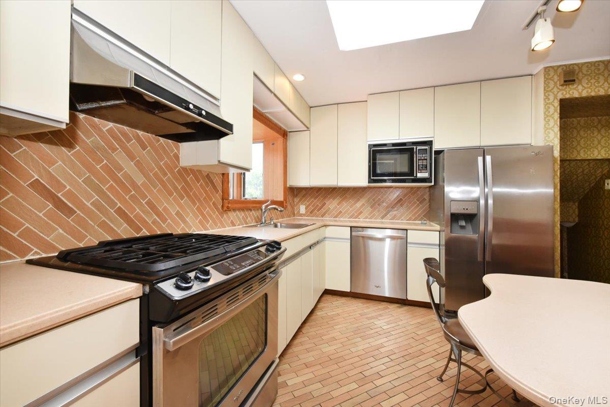 12 Leonard Road Property Photo 15