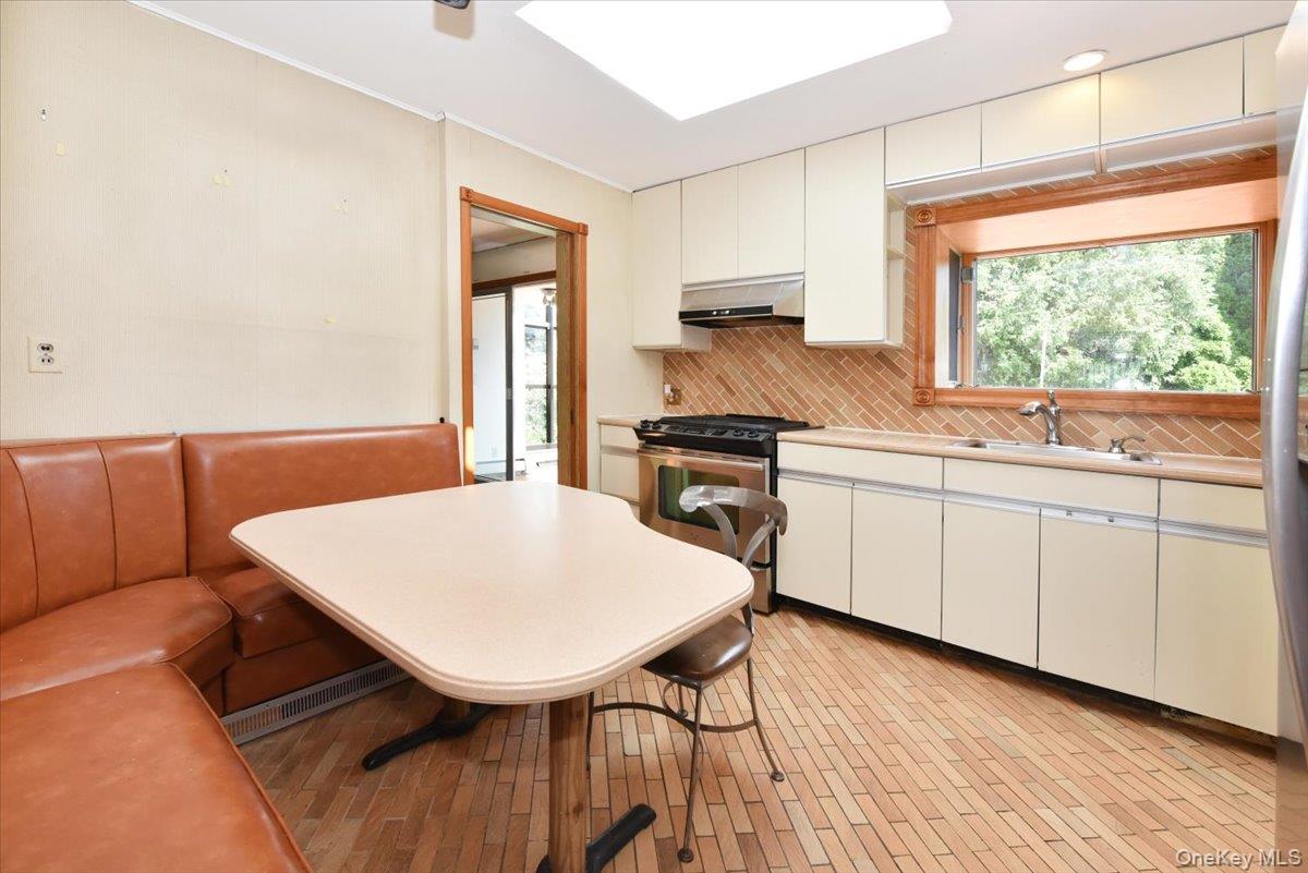 12 Leonard Road Property Photo 17