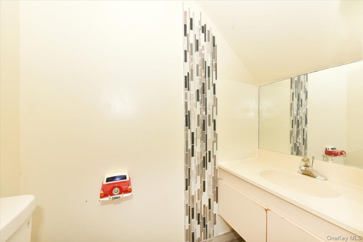 12 Leonard Road Property Photo 22