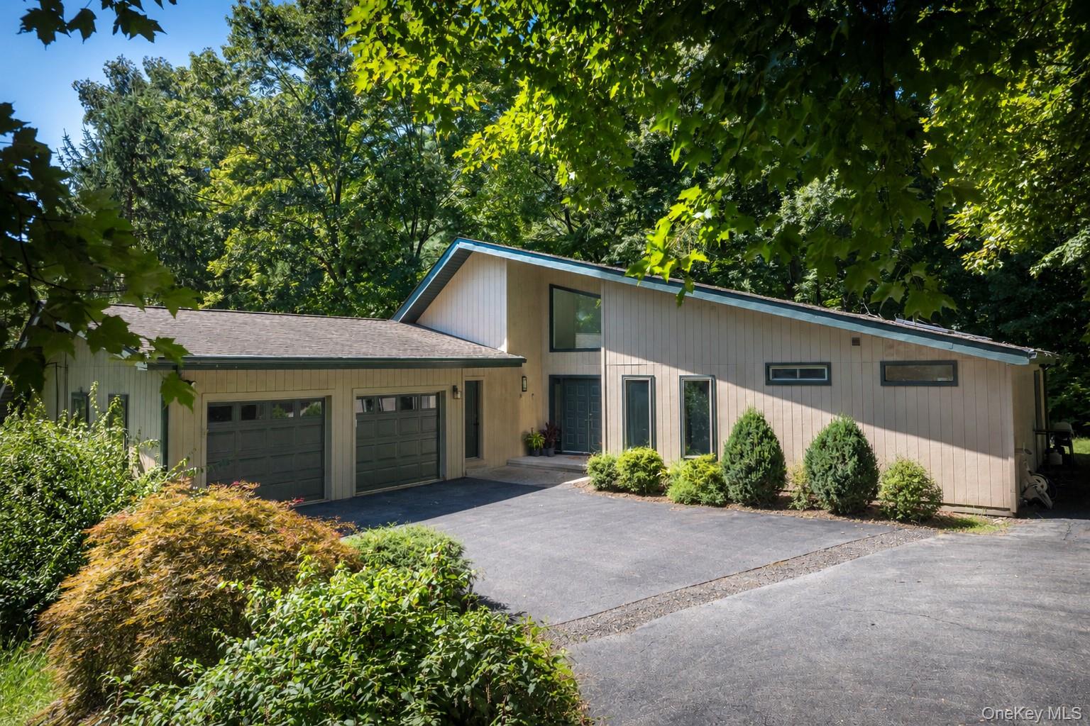 14 Luty Drive Property Photo 1